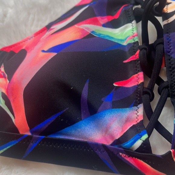 Victoria’s Secret PINK swim top - SIZE: S - Picture 2 of 4